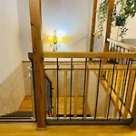 Kotimaailma - 5mh Rivitaloasunto, 아파트 *